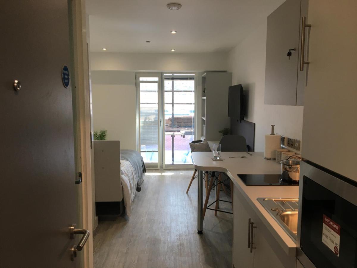 Modern Studios, Newcastle Under Lyme - Sk エクステリア 写真