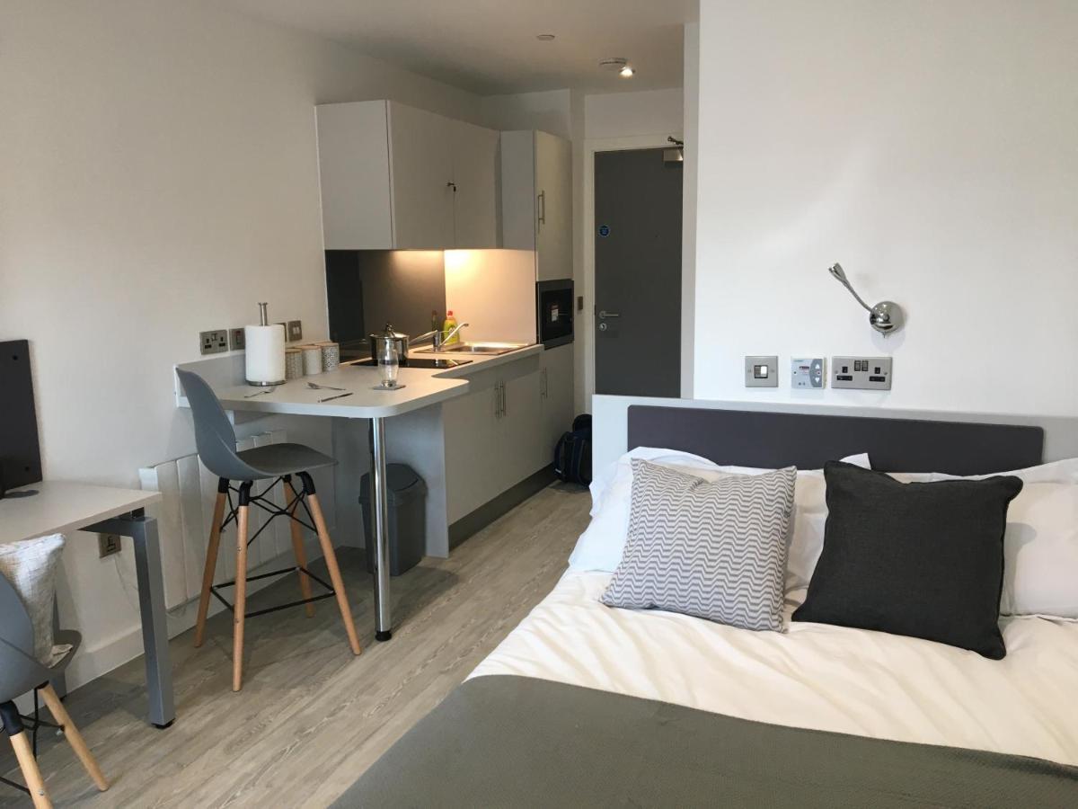 Modern Studios, Newcastle Under Lyme - Sk エクステリア 写真