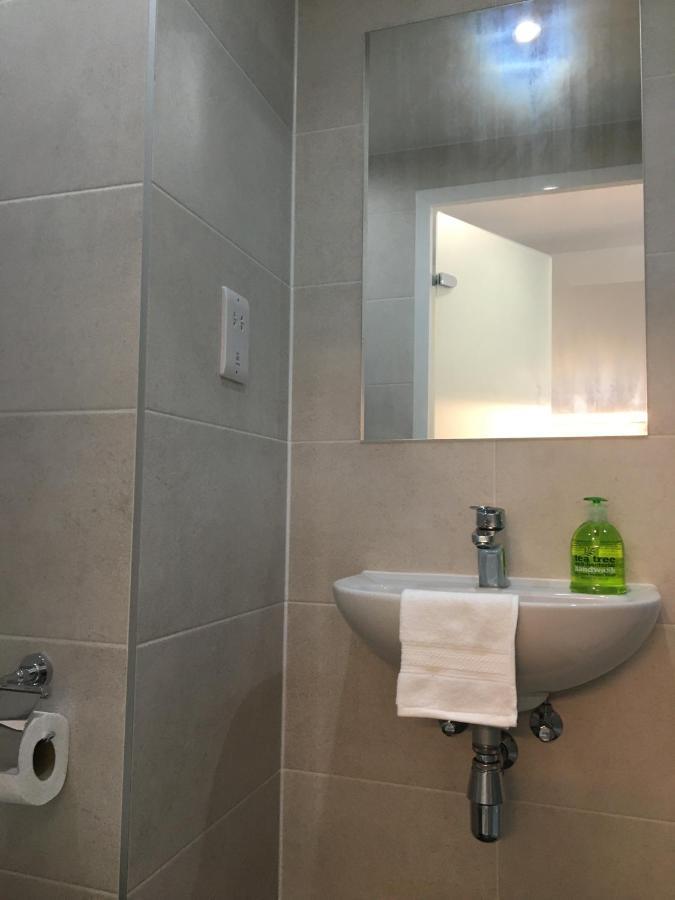 Modern Studios, Newcastle Under Lyme - Sk エクステリア 写真